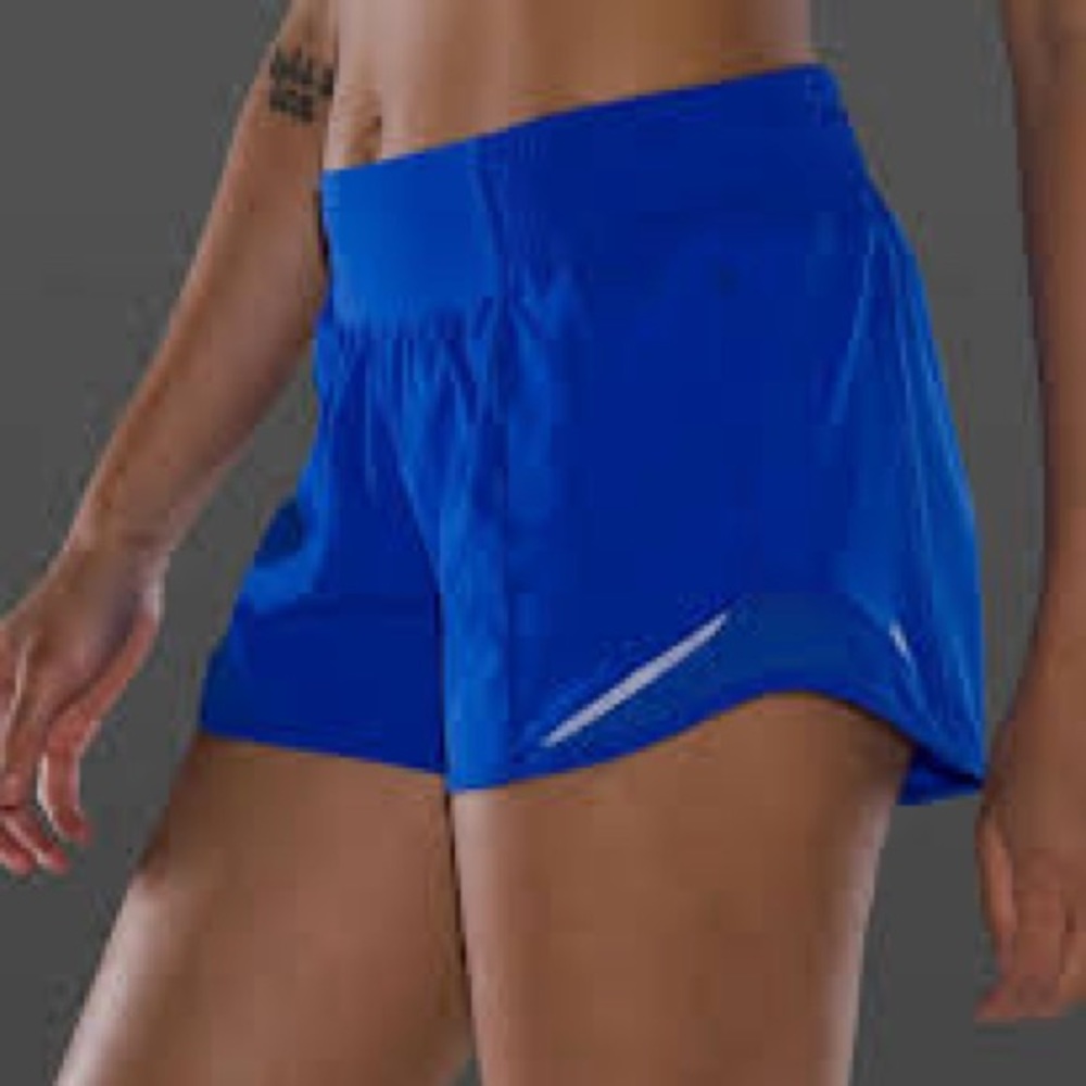 Lululemon HR hotty hot 2.5 in size 6